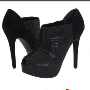 New in box Nina showstopper light-up shoe size 7 1/2